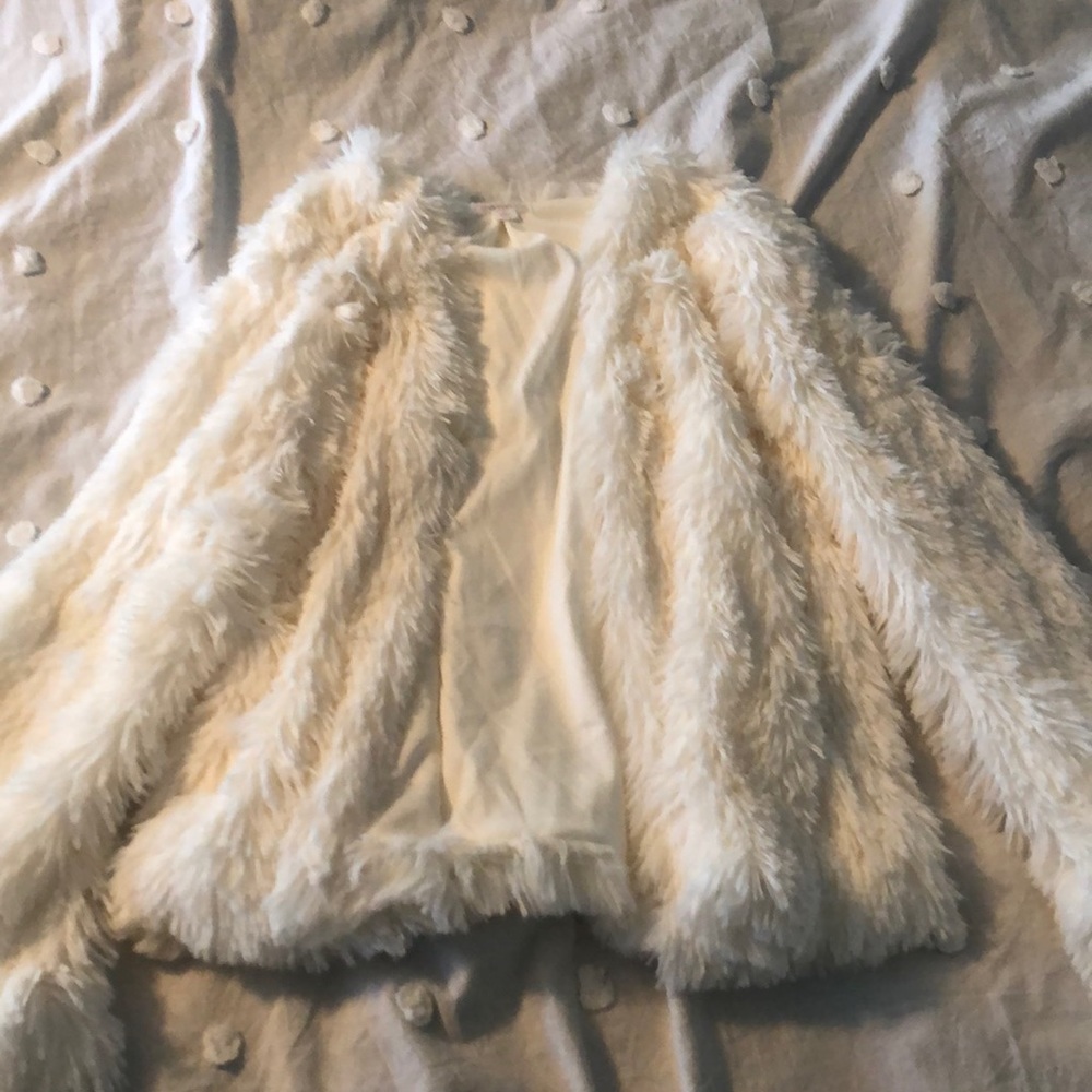 Super soft white fur coat!!